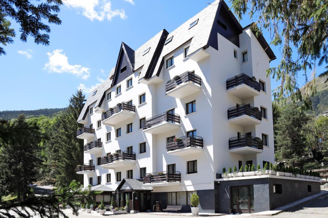 Hotel Blu Aran Vielha Bagian luar foto