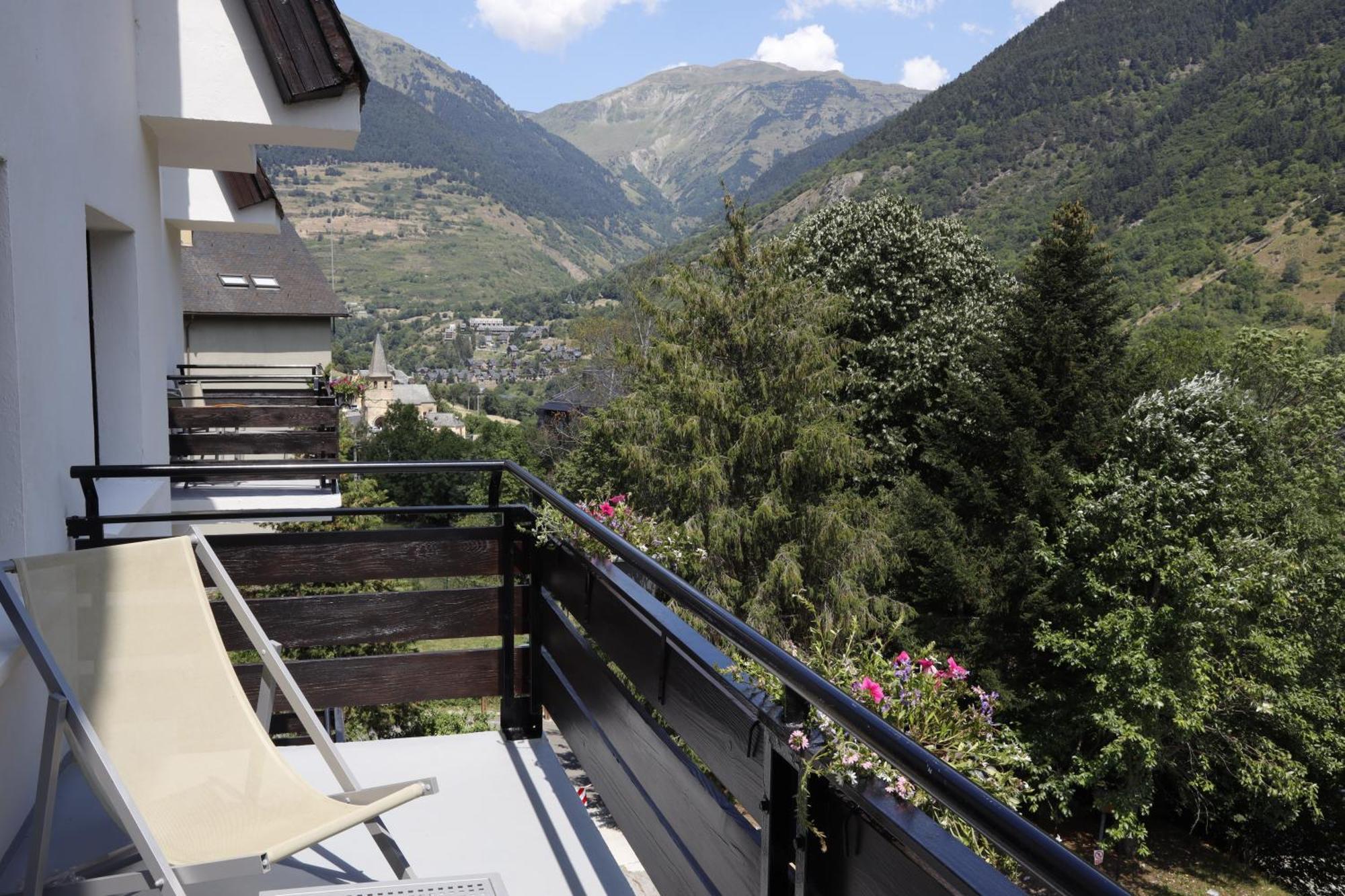 Hotel Blu Aran Vielha Bagian luar foto