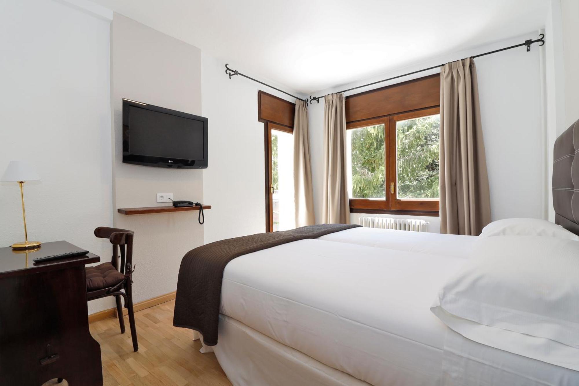 Hotel Blu Aran Vielha Bagian luar foto