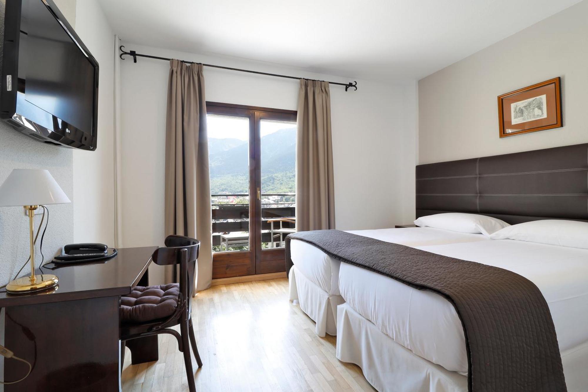 Hotel Blu Aran Vielha Bagian luar foto